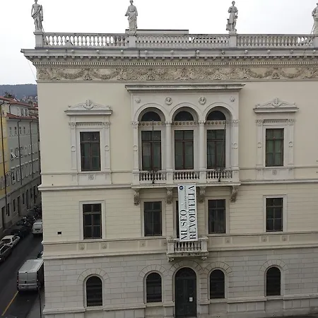Apartment Antica Corte Trieste