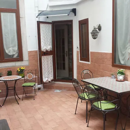 Antica Corte Apartment